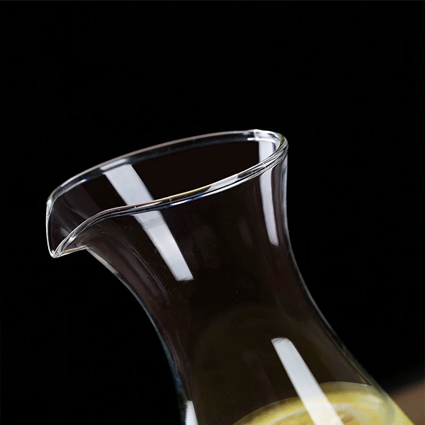 Vanessa Glass Carafe With Lip 550ml 3